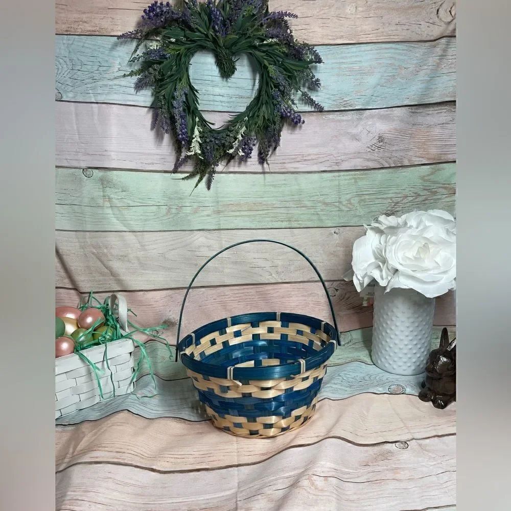 🔥❤️🔥 NEW! Round MultiColor Woven Bamboo Basket Gift Spring Decor - Picture 2 of 7